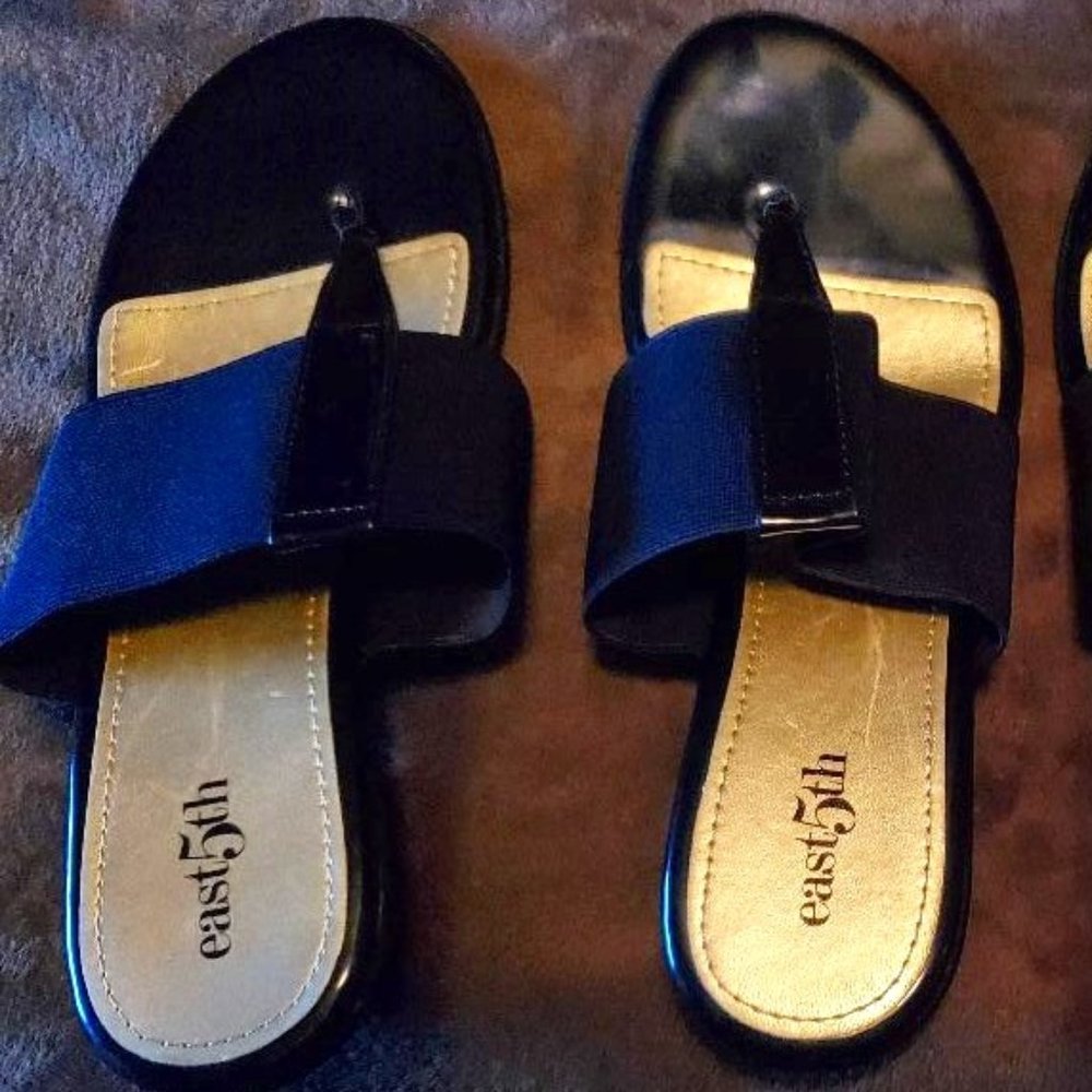 Brand New NWOT Navy Blue East 5th Sandals Size 7